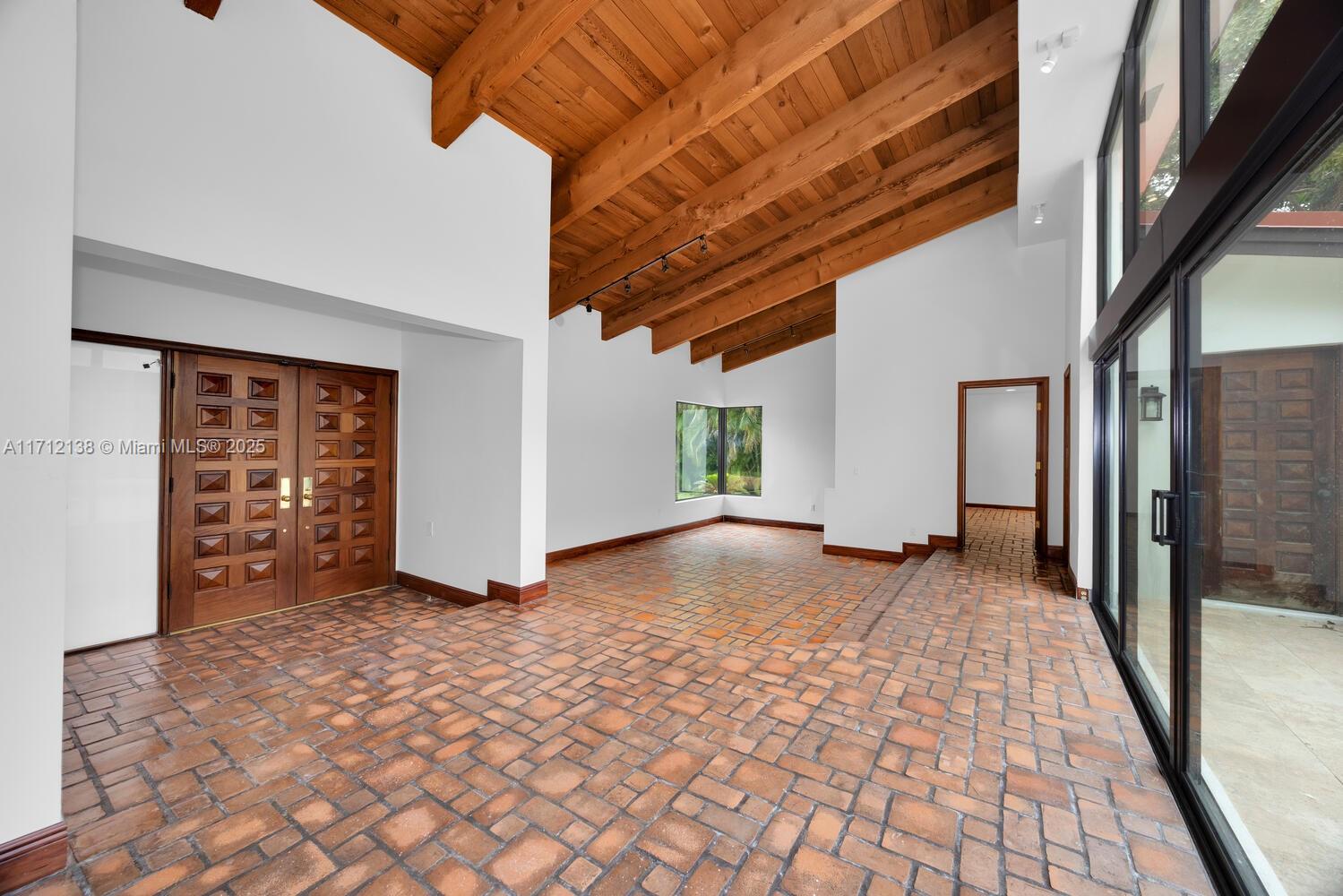 CATALINA PINES - Residential