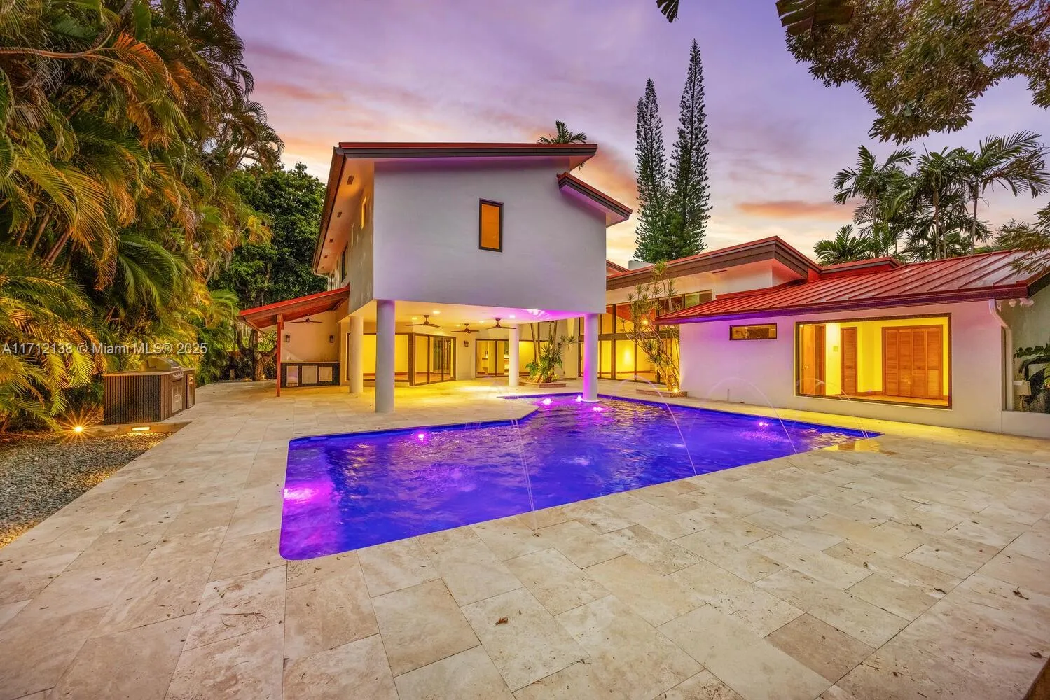 Miami, Florida 33143, United States, 5 Bedrooms Bedrooms, ,4 BathroomsBathrooms,Residential,Pending,23390