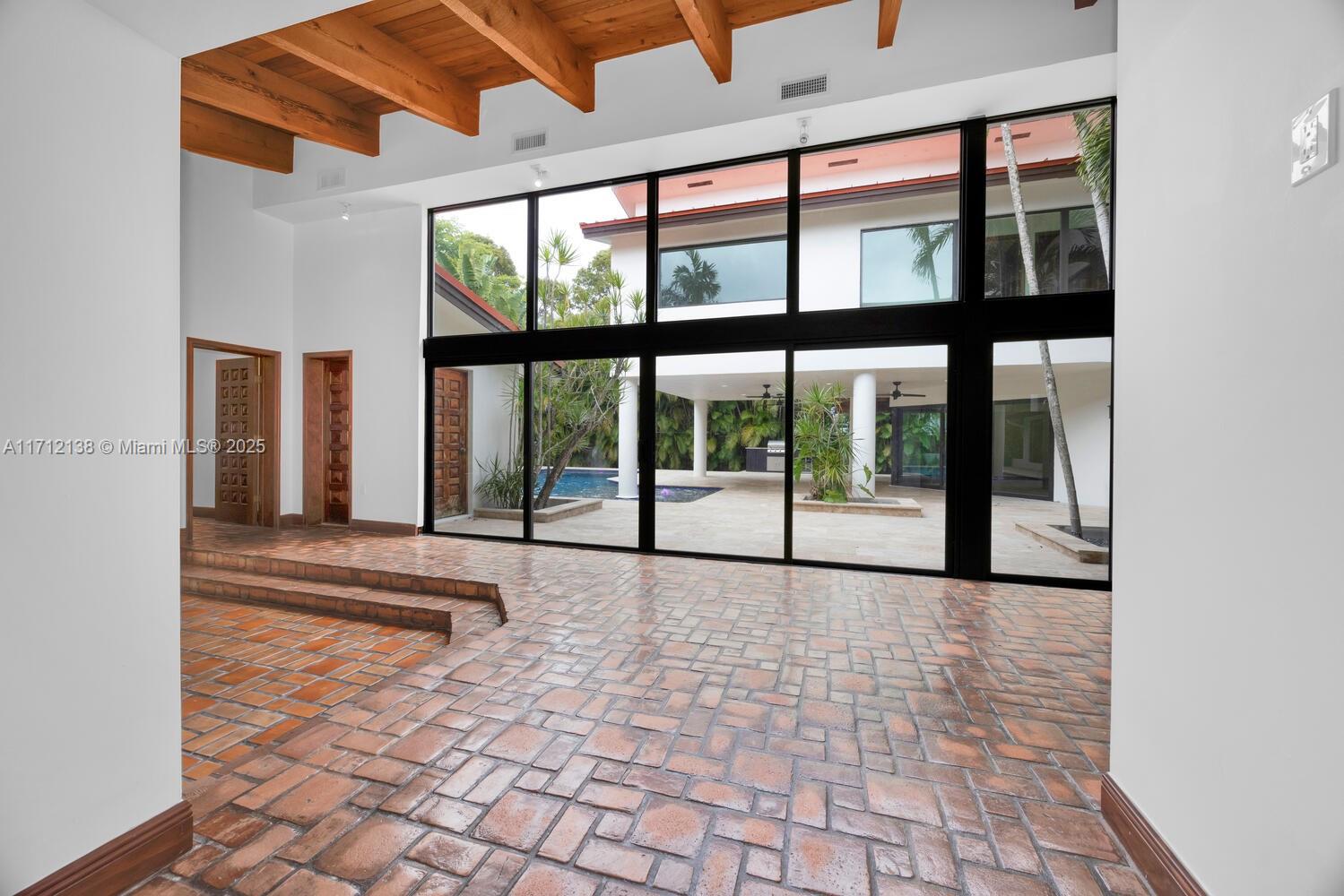 CATALINA PINES - Residential