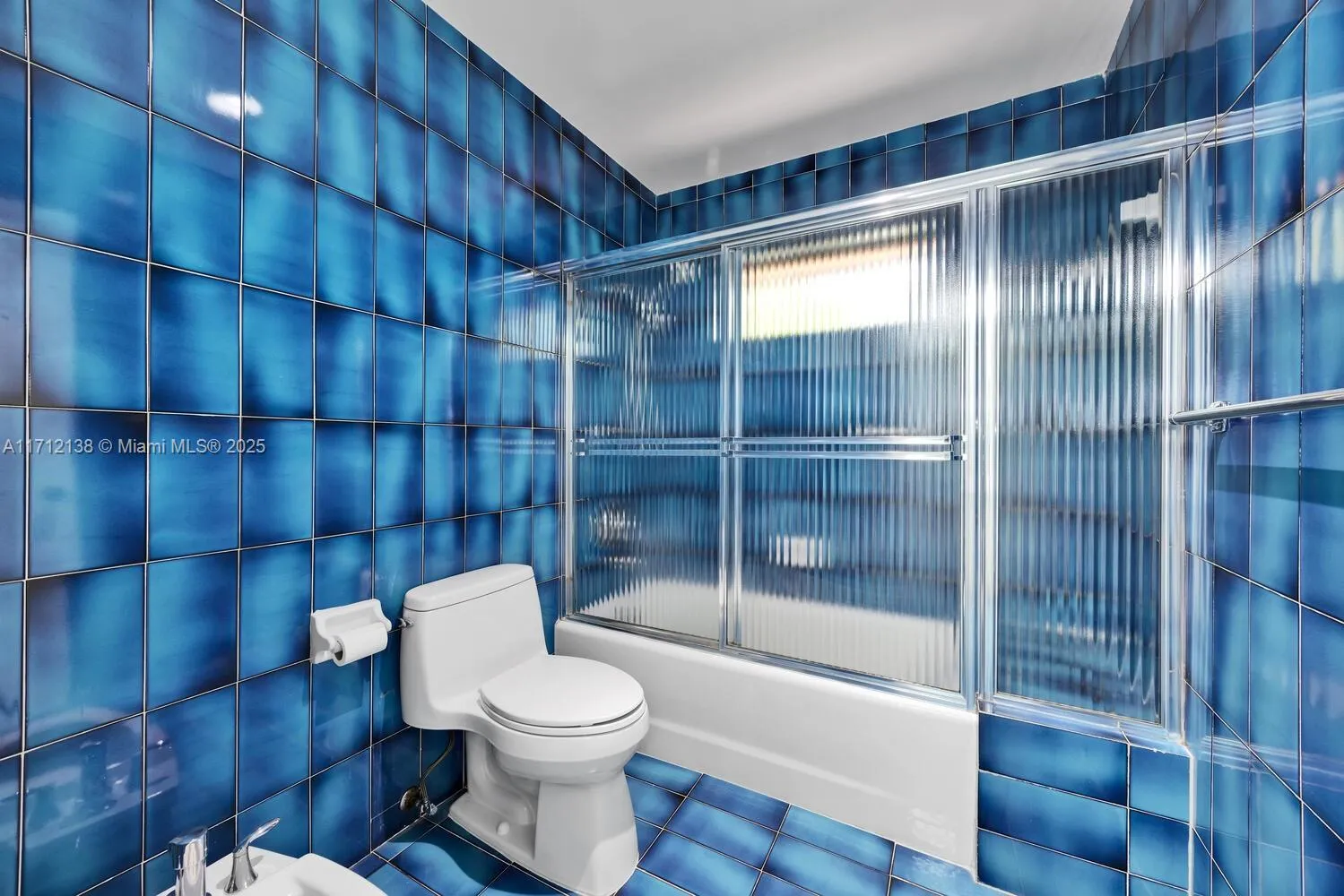 Miami, Florida 33143, United States, 5 Bedrooms Bedrooms, ,4 BathroomsBathrooms,Residential,Pending,23390