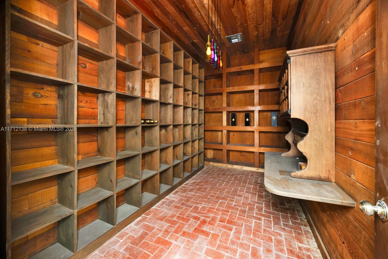 CATALINA PINES - Residential