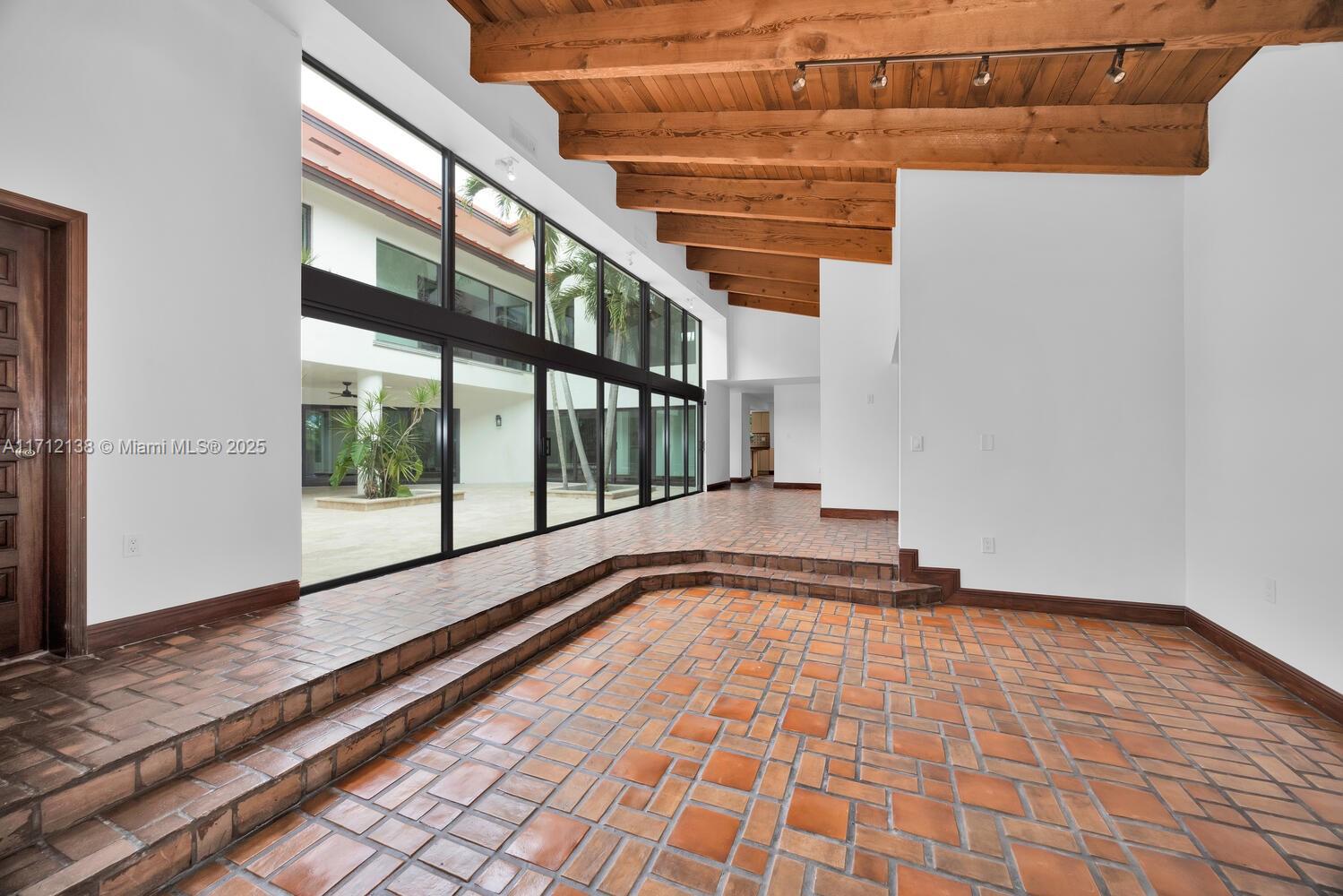 CATALINA PINES - Residential