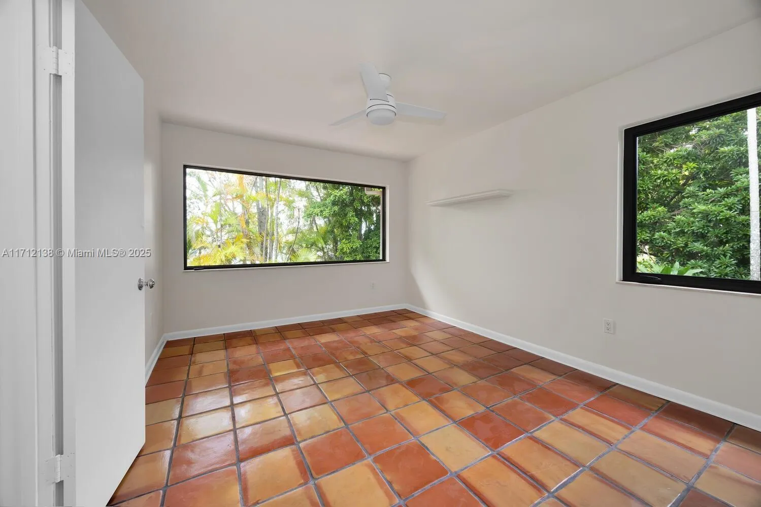 Miami, Florida 33143, United States, 5 Bedrooms Bedrooms, ,4 BathroomsBathrooms,Residential,Pending,23390