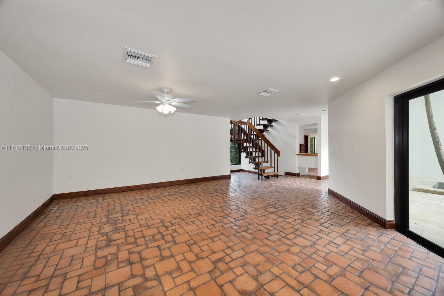 CATALINA PINES - Residential