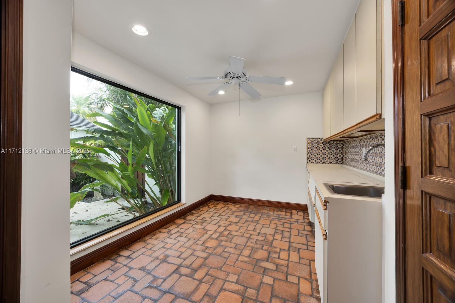 CATALINA PINES - Residential