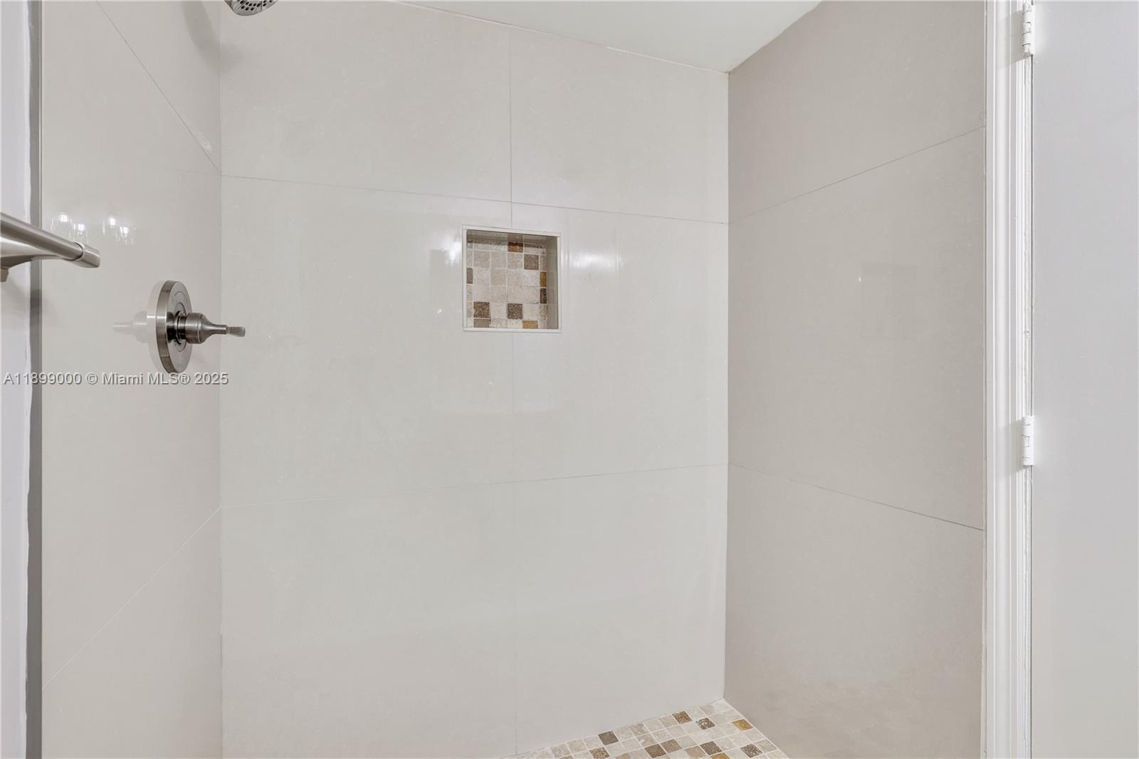 JACARANDA HEIGHTS CONDO - Residential