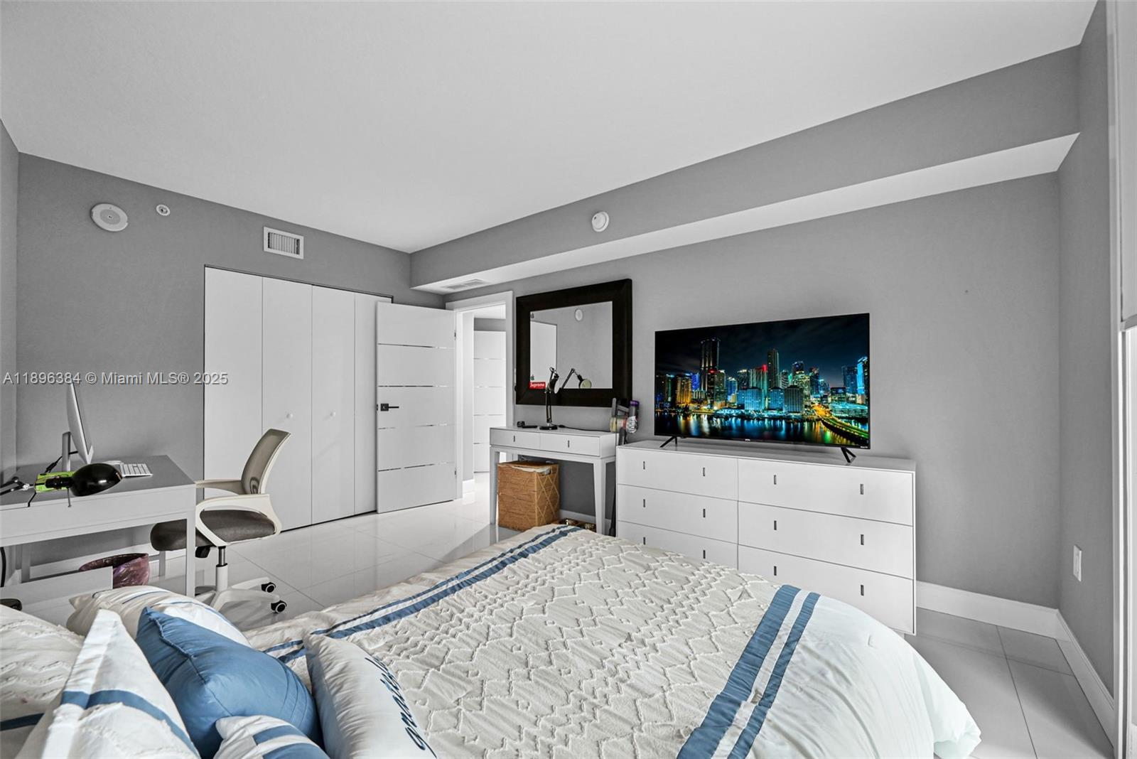 ST TROPEZ ON THE BAY III - Residential Lease