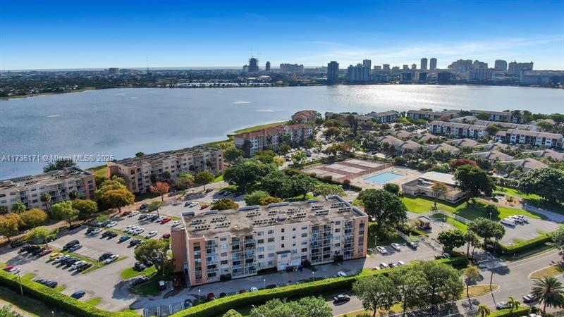 BREAKWATERS - Residential