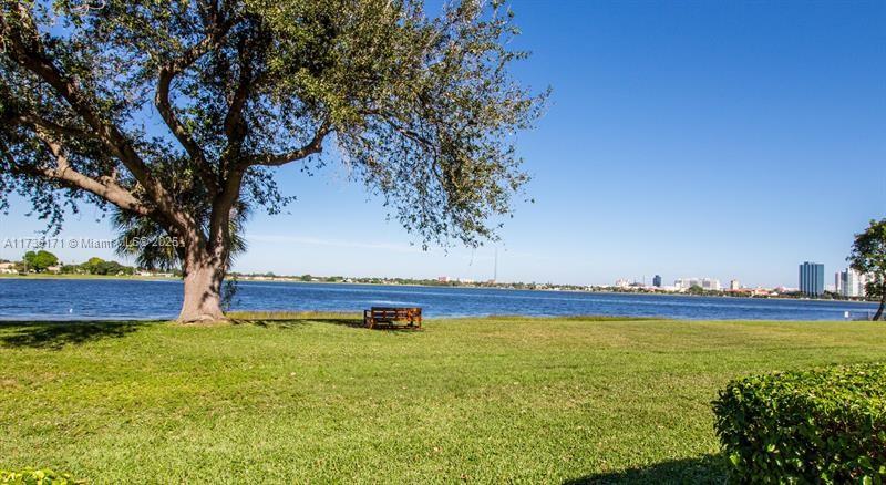BREAKWATERS - Residential