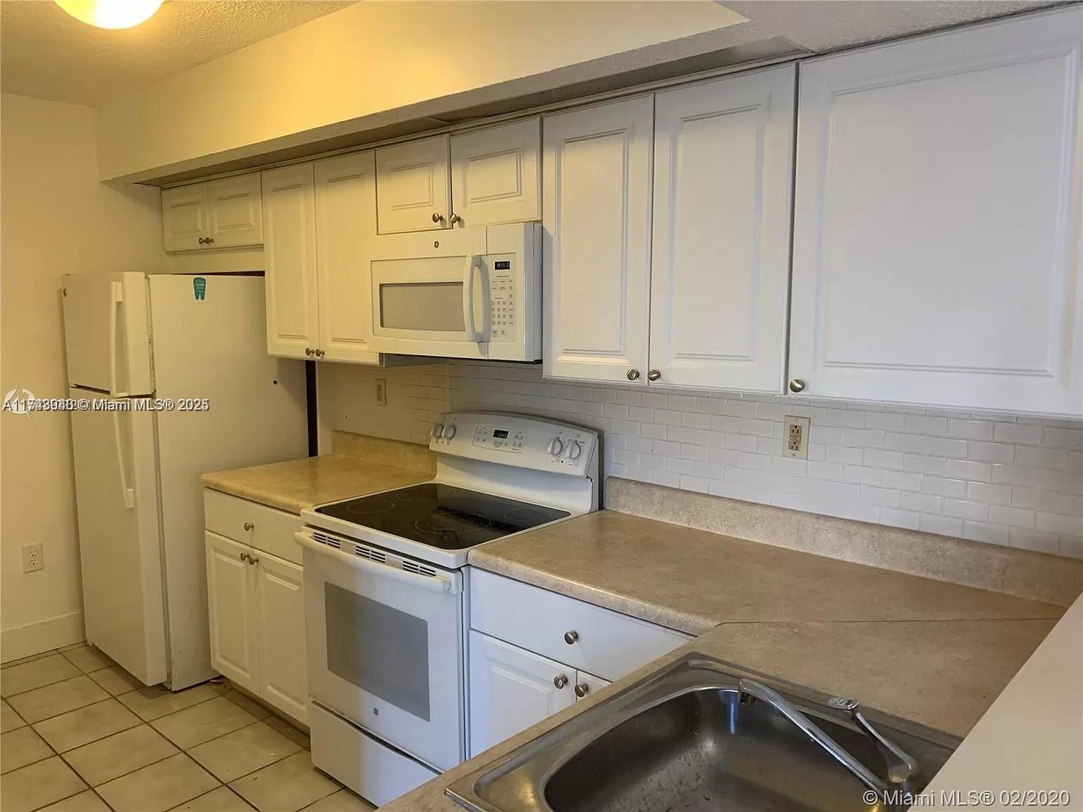 8640 Sw 212th St 101, Cutler Bay, Miami-Dade County, Florida - 2 Bedrooms  
2 Bathrooms - 