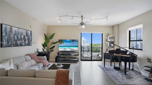 8390 SW 72ND AVE APT 811, MIAMI, FL 33143 - Image ab933e6827a8723707cc2d2cb2d9fecf/3410276403