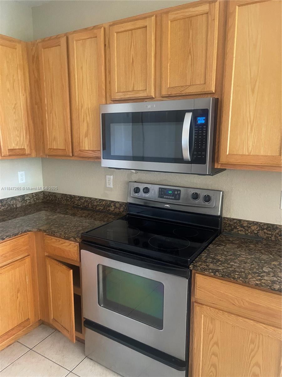 VERONA PALMS - Residential Lease