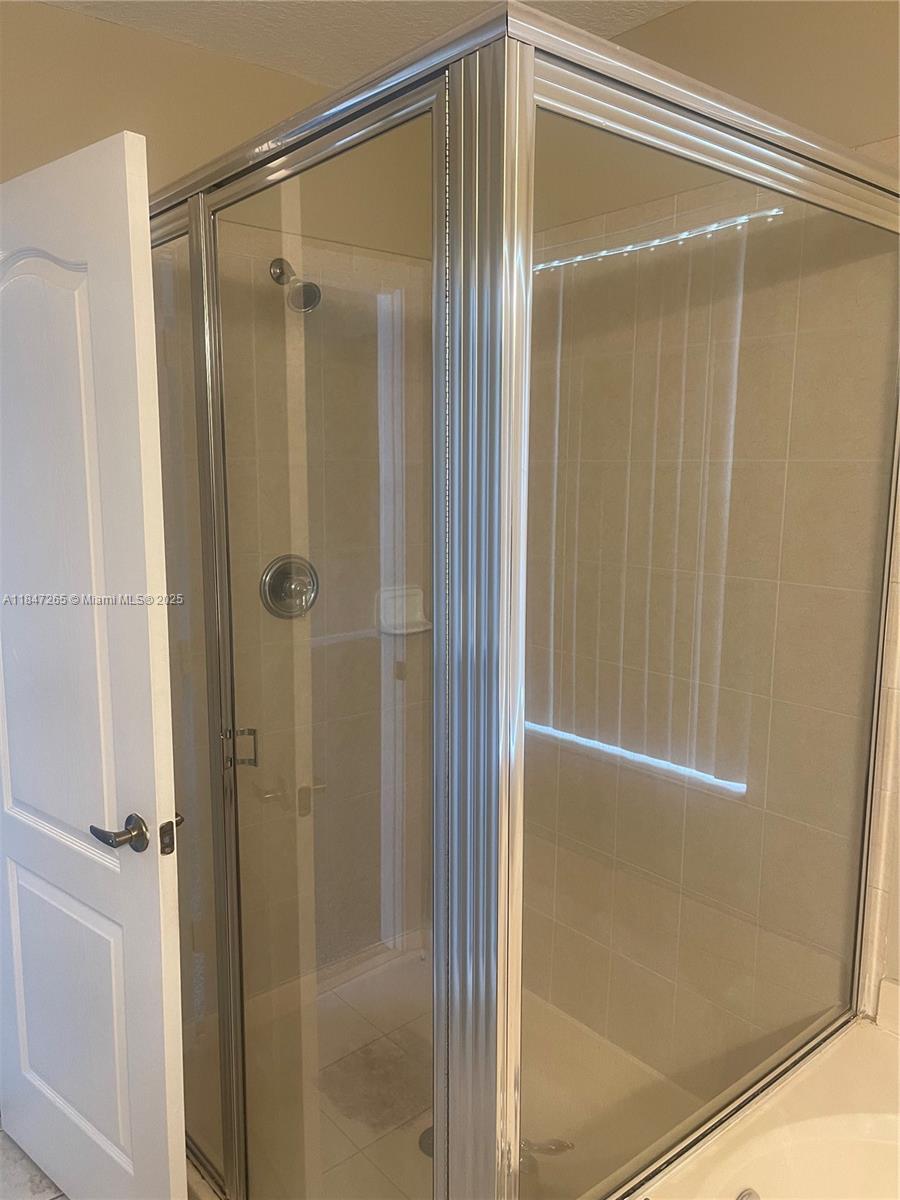 VERONA PALMS - Residential Lease