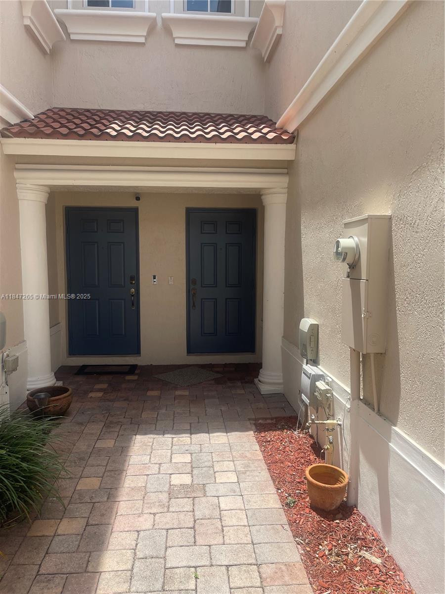 VERONA PALMS - Residential Lease