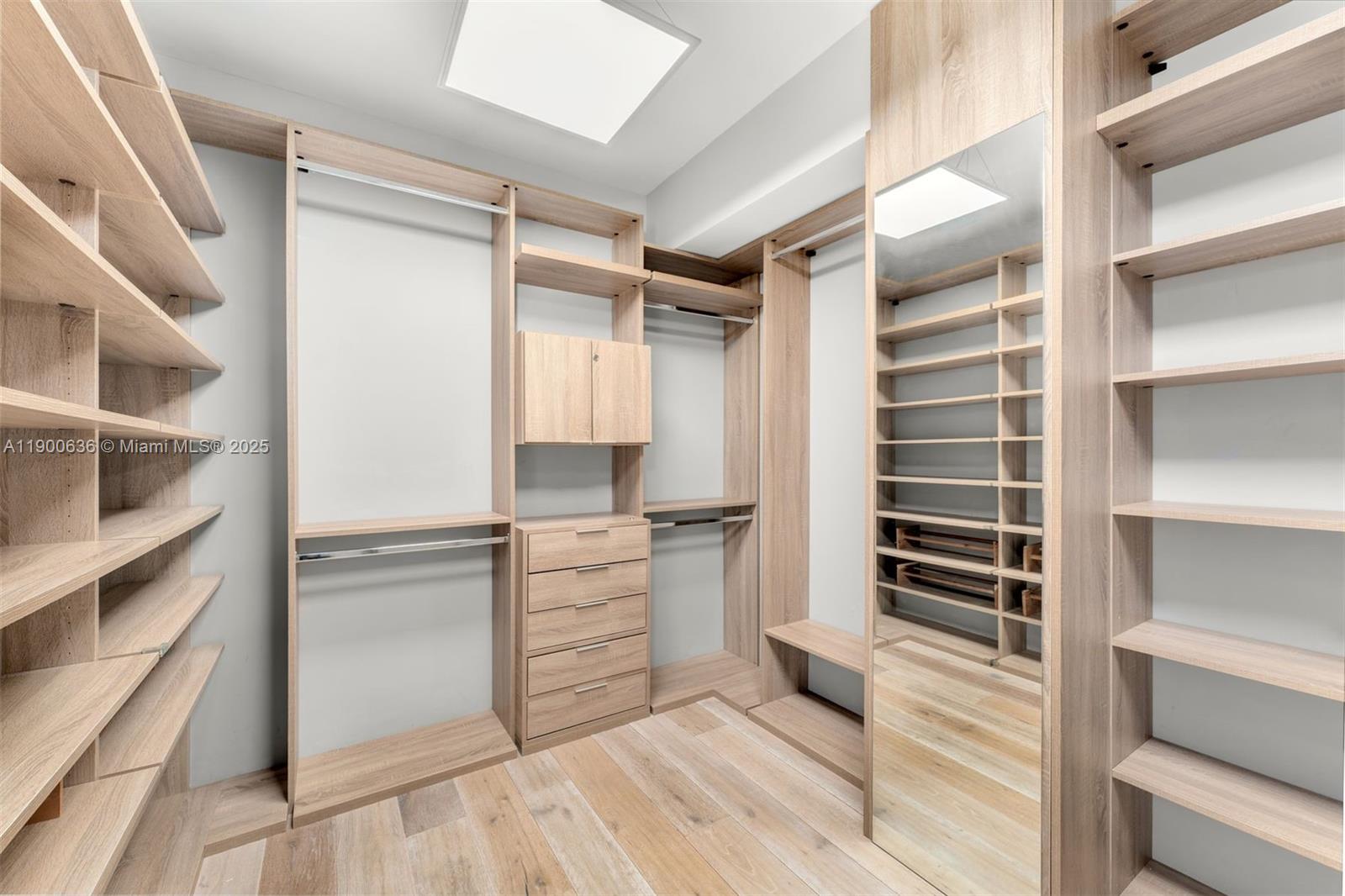 JADE BRICKELL RESIDENCES - Residential