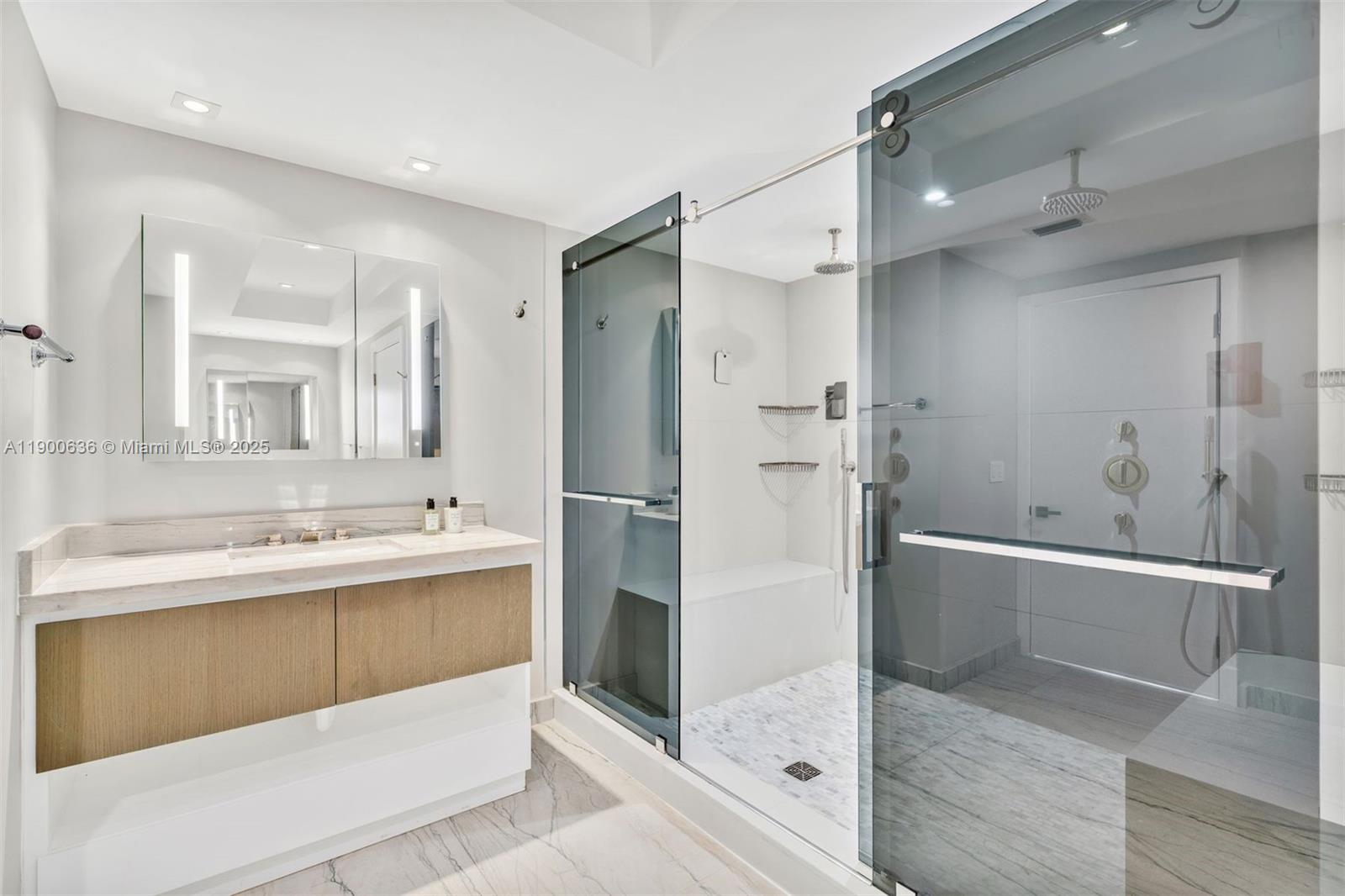 JADE BRICKELL RESIDENCES - Residential