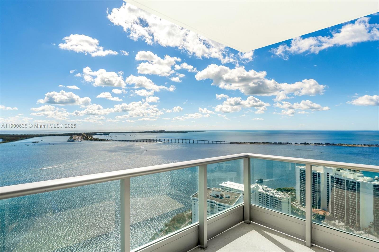 JADE BRICKELL RESIDENCES - Residential