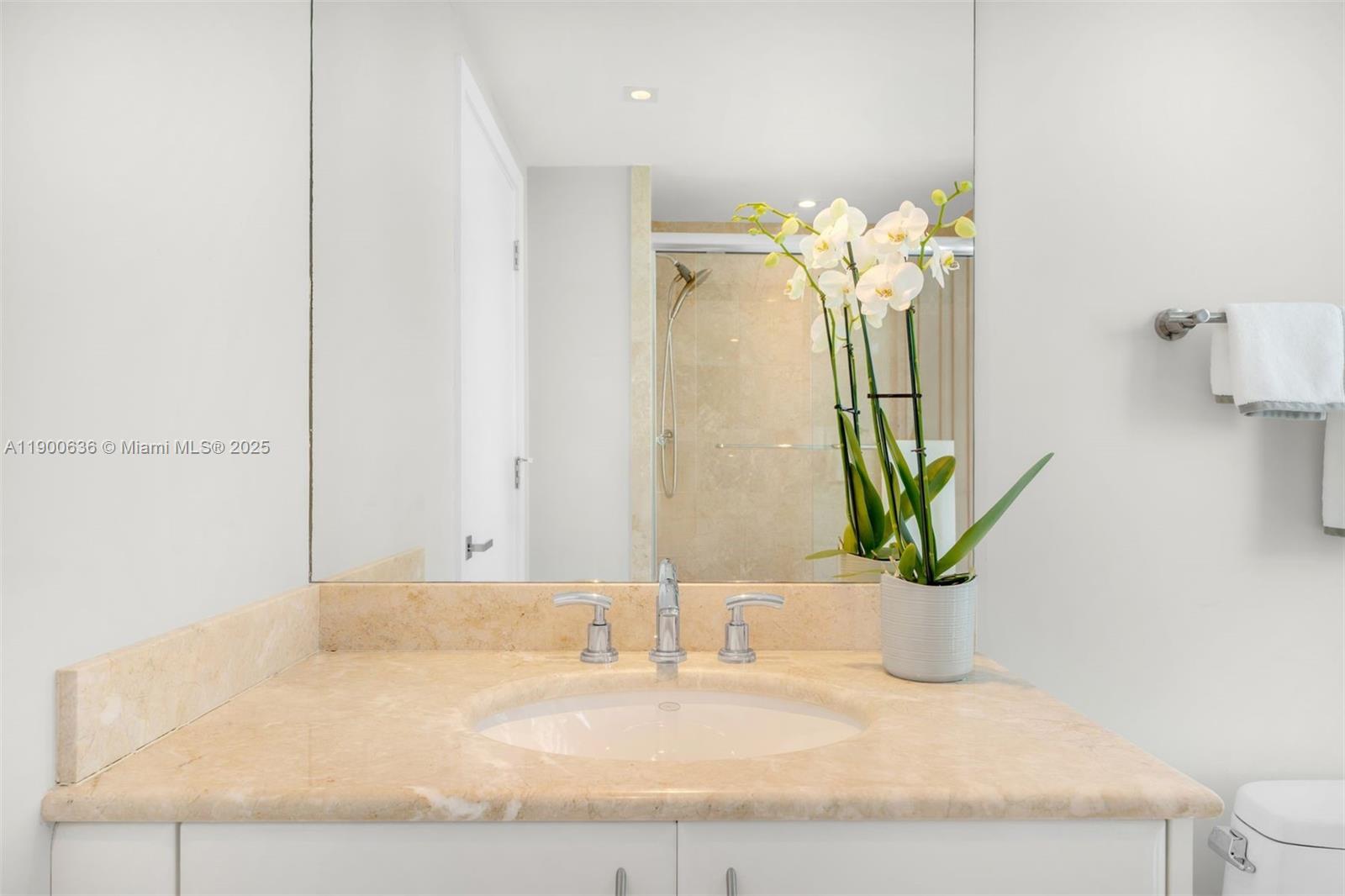 JADE BRICKELL RESIDENCES - Residential