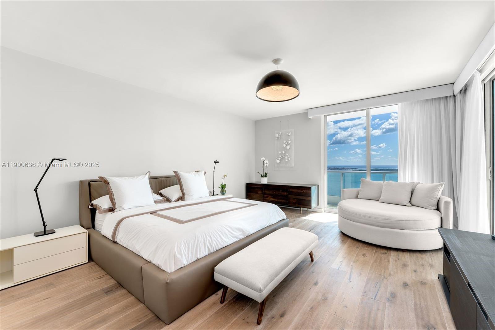 JADE BRICKELL RESIDENCES - Residential