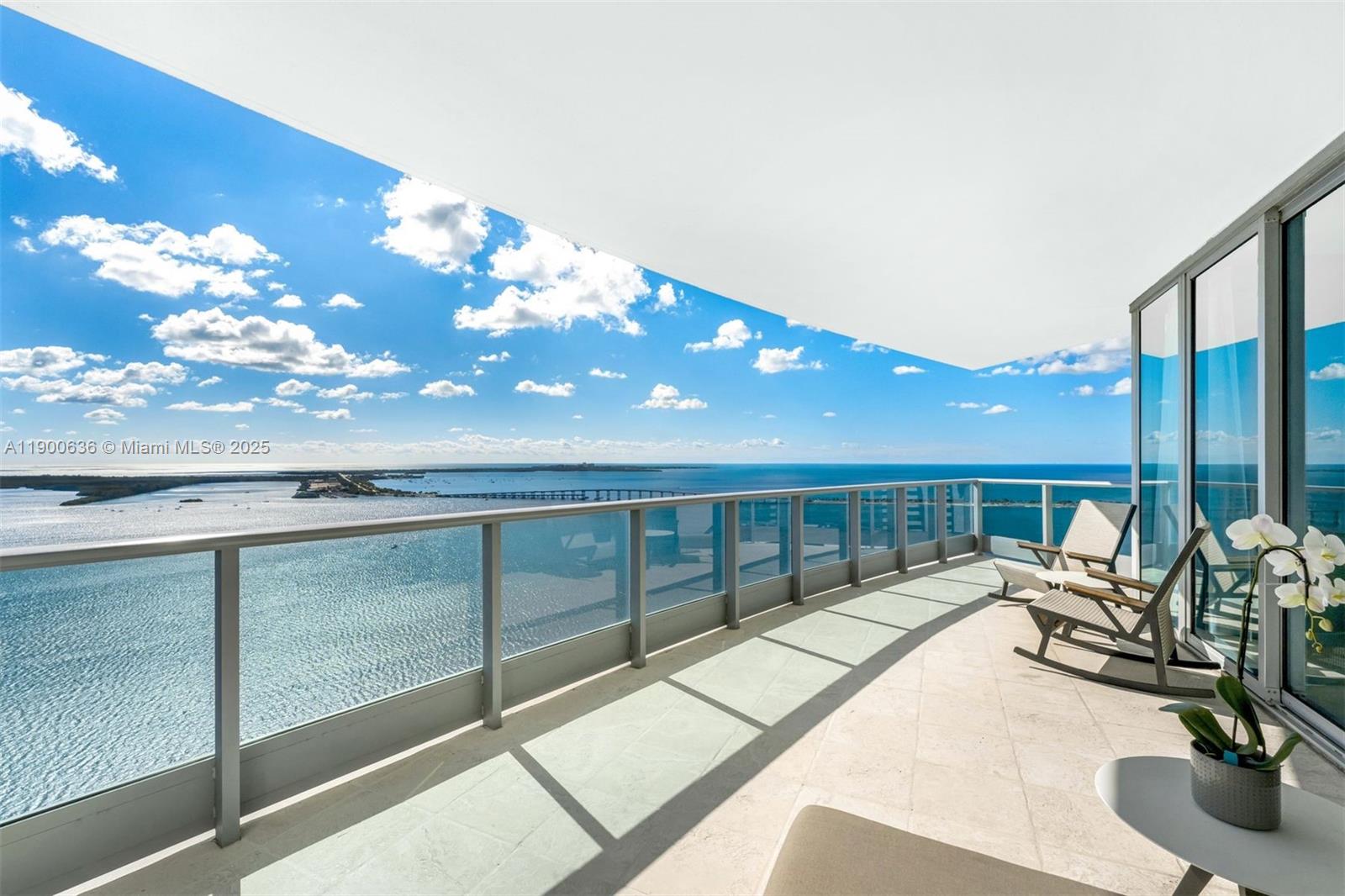 JADE BRICKELL RESIDENCES - Residential