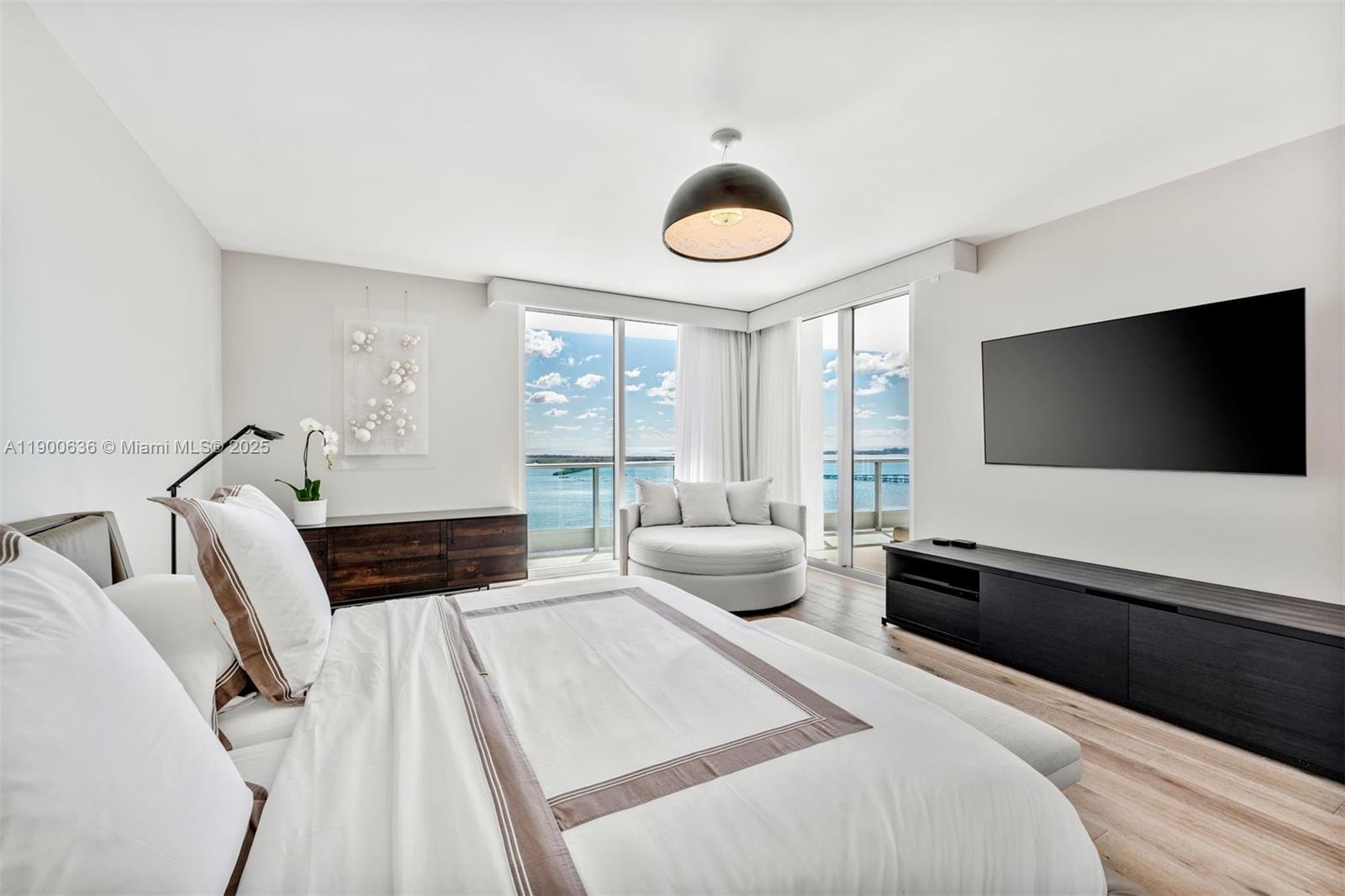 JADE BRICKELL RESIDENCES - Residential