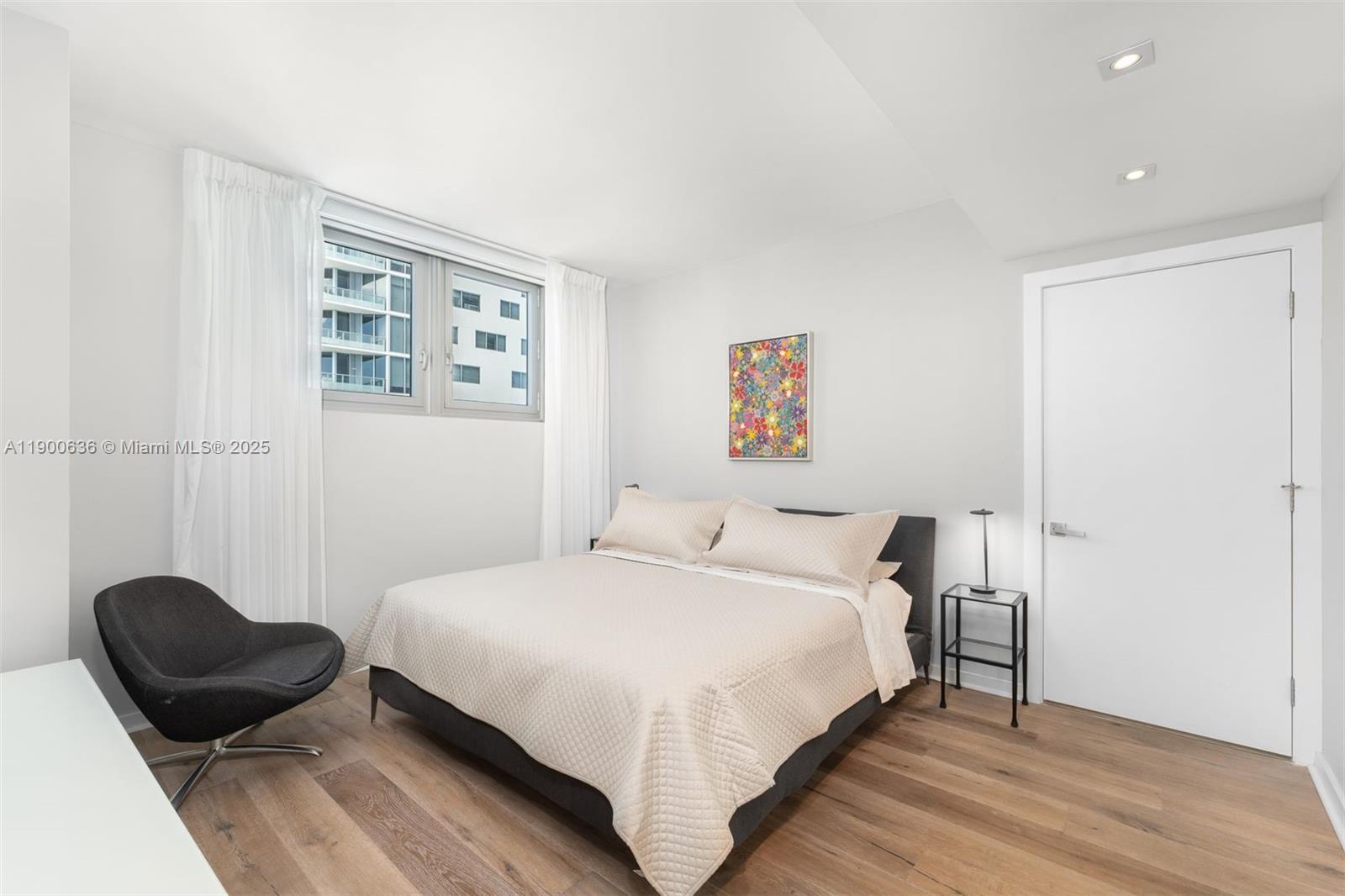 JADE BRICKELL RESIDENCES - Residential
