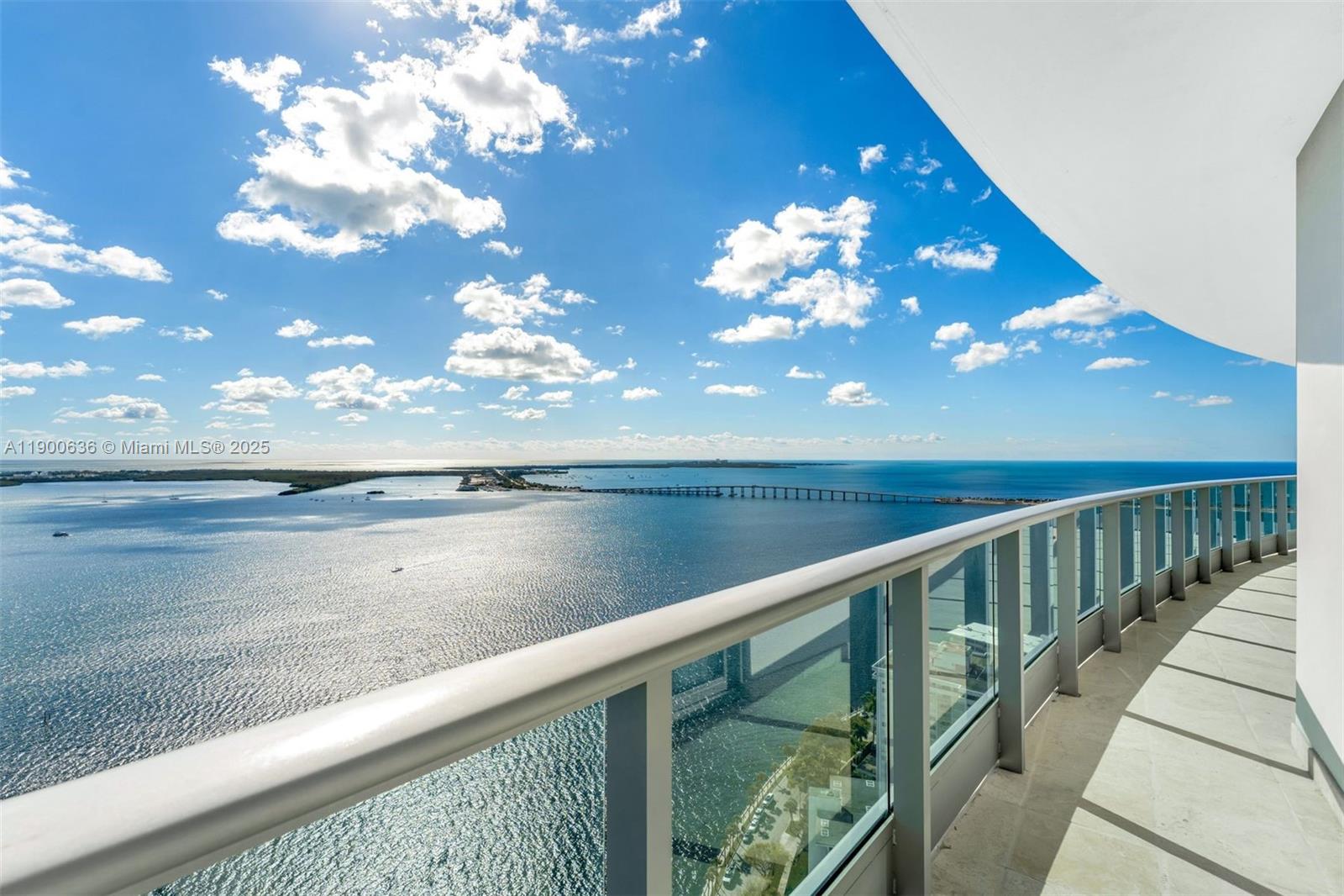 JADE BRICKELL RESIDENCES - Residential