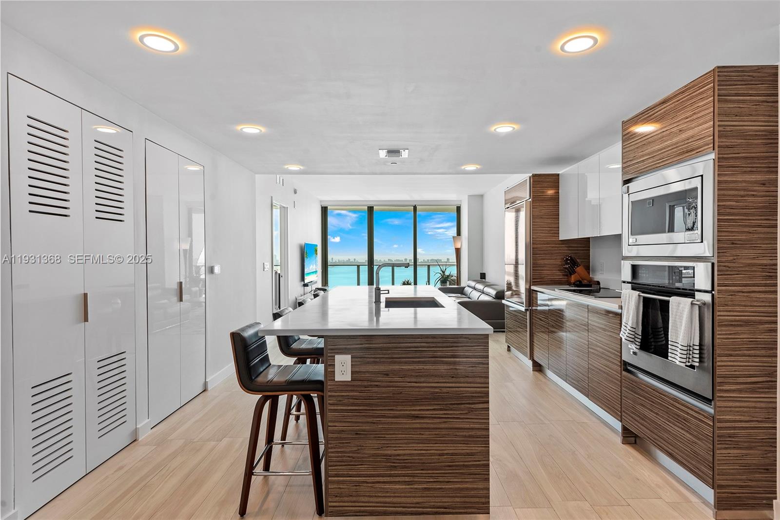 ICON BAY CONDO - Residential Lease