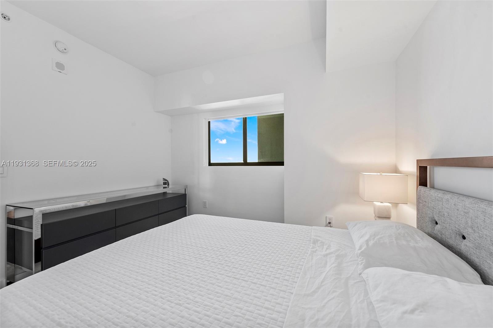 ICON BAY CONDO - Residential Lease