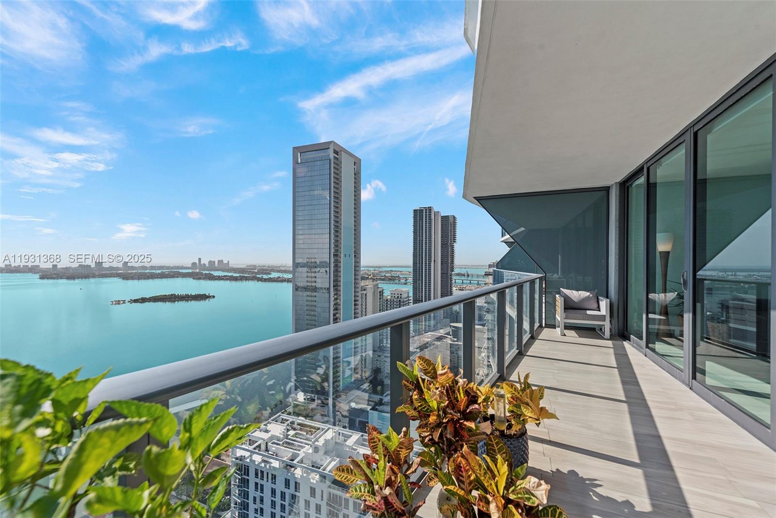 ICON BAY CONDO - Residential Lease