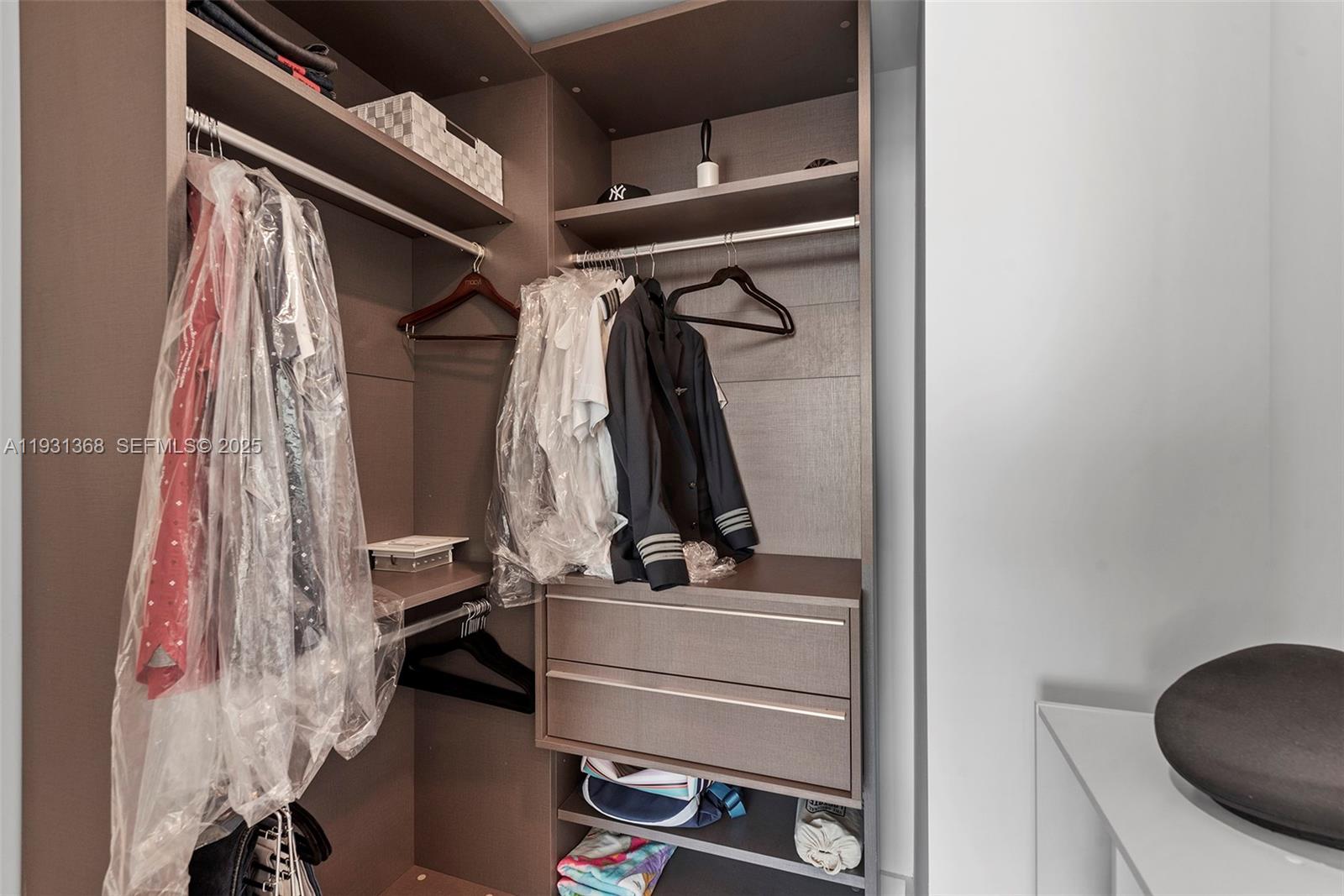 ICON BAY CONDO - Residential Lease