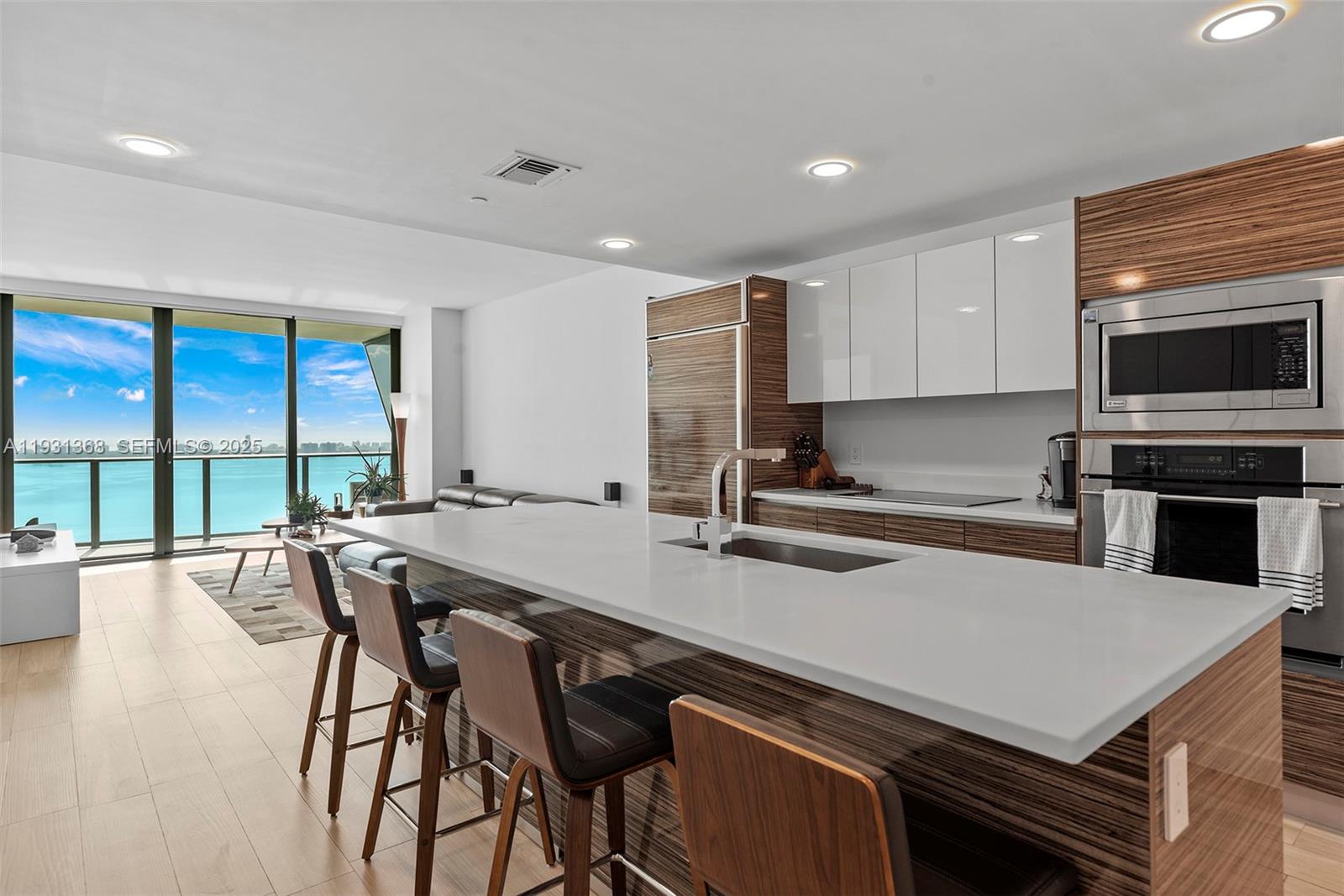 ICON BAY CONDO - Residential Lease