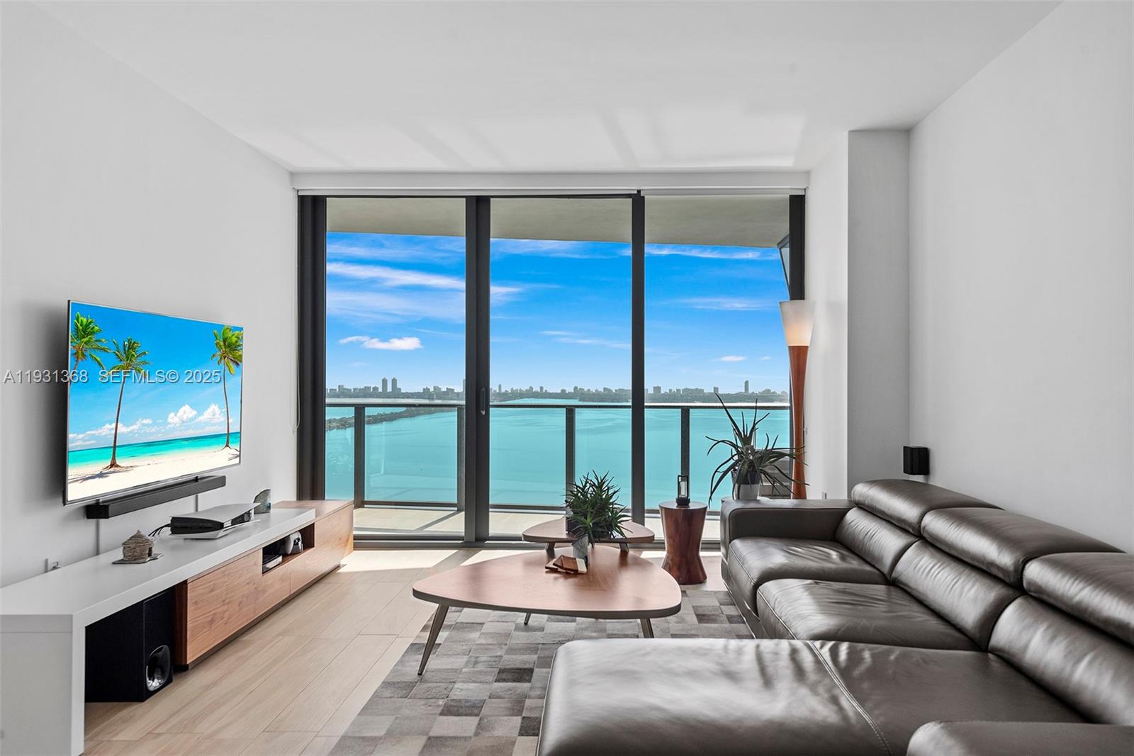 ICON BAY CONDO - Residential Lease