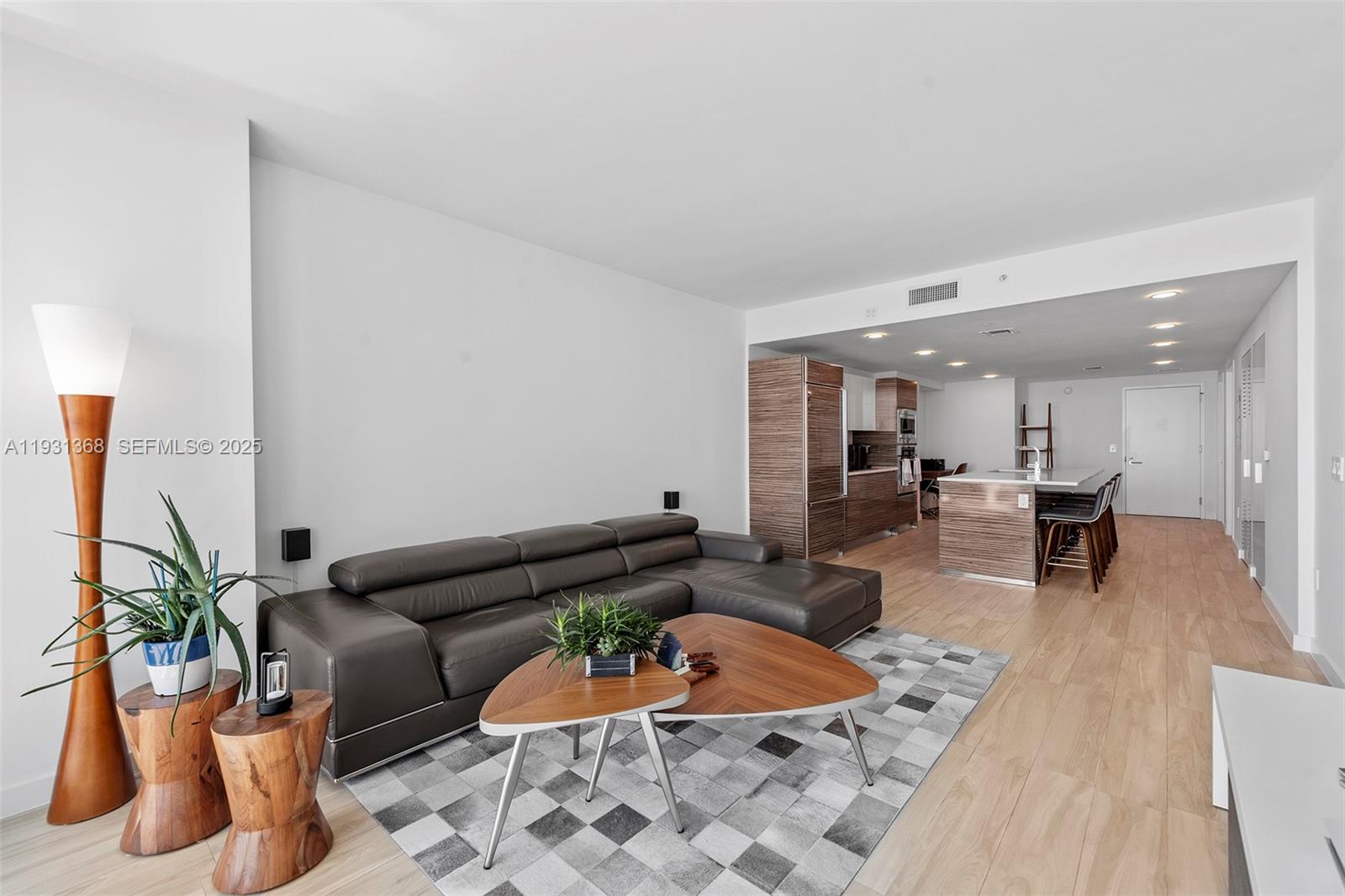 ICON BAY CONDO - Residential Lease