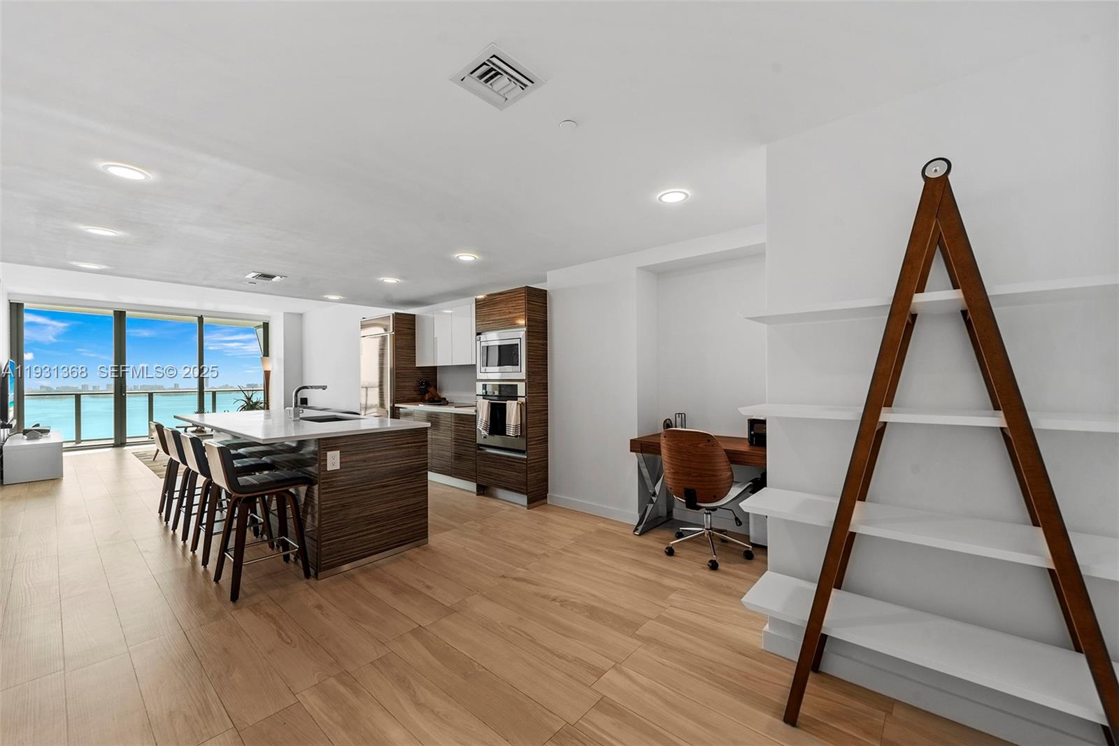 ICON BAY CONDO - Residential Lease