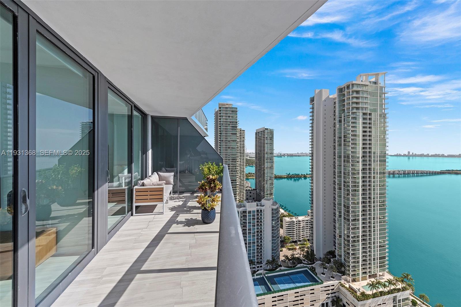 ICON BAY CONDO - Residential Lease