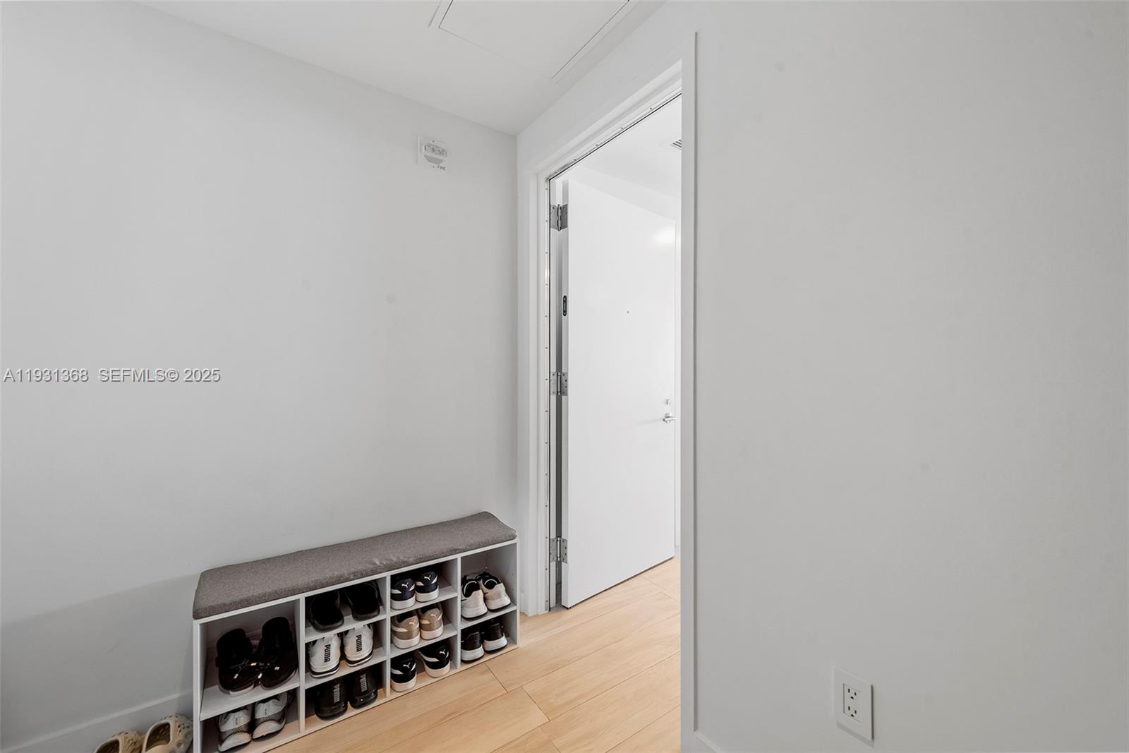 ICON BAY CONDO - Residential Lease