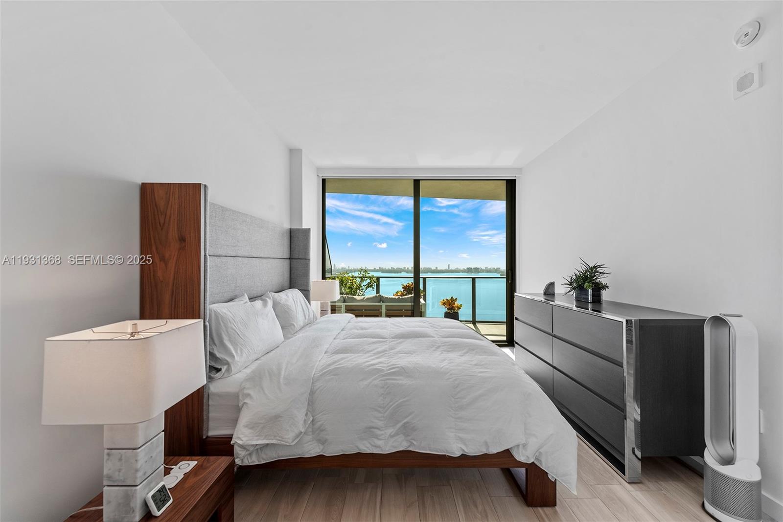 ICON BAY CONDO - Residential Lease