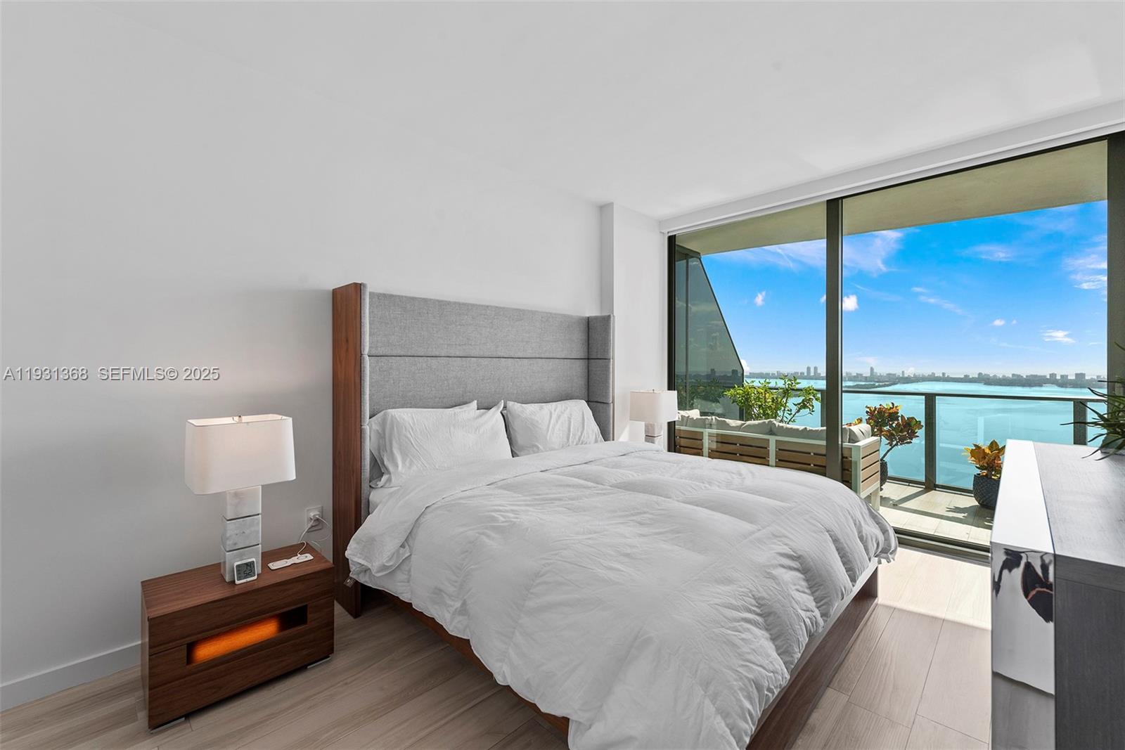 ICON BAY CONDO - Residential Lease