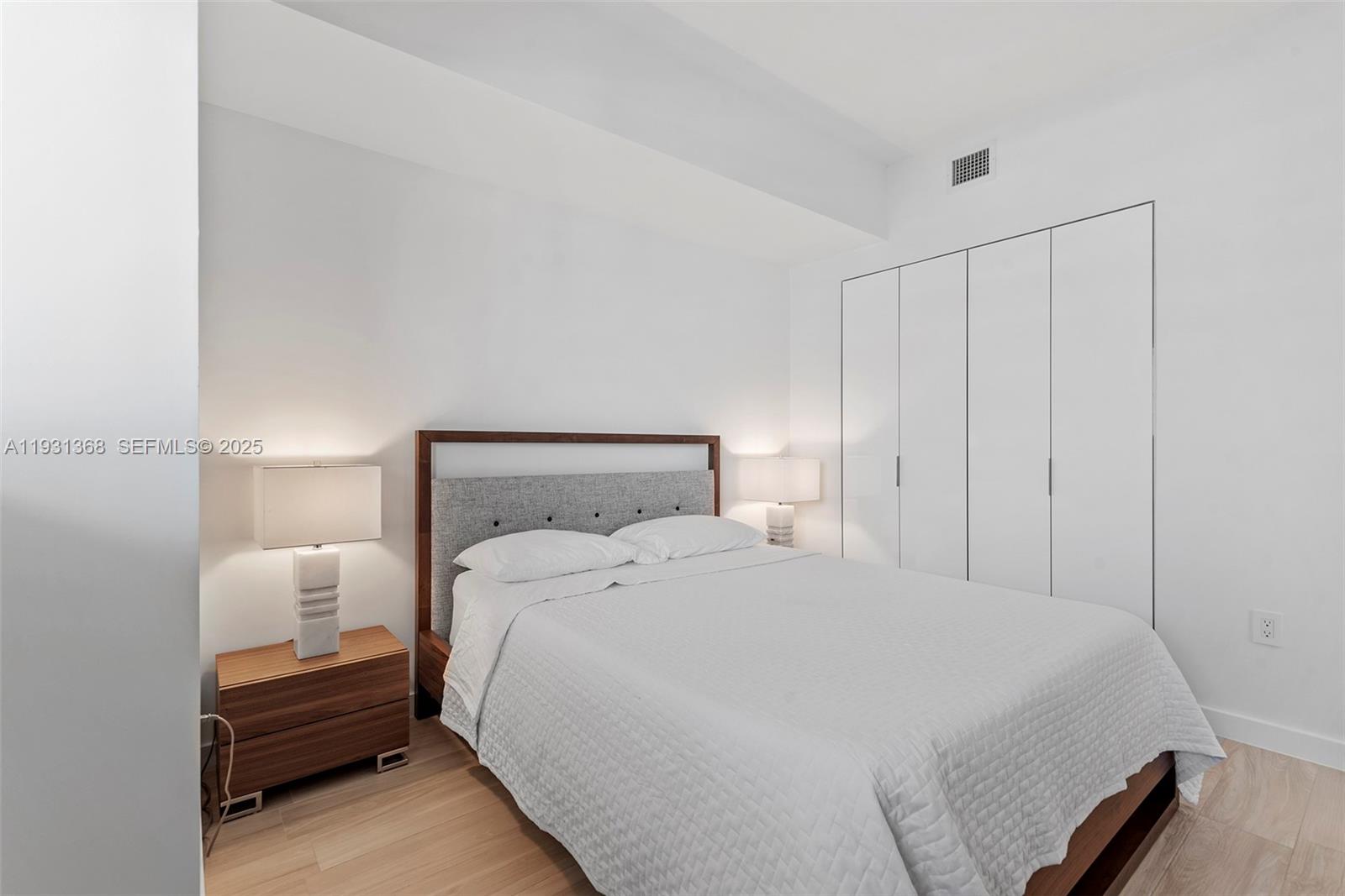 ICON BAY CONDO - Residential Lease