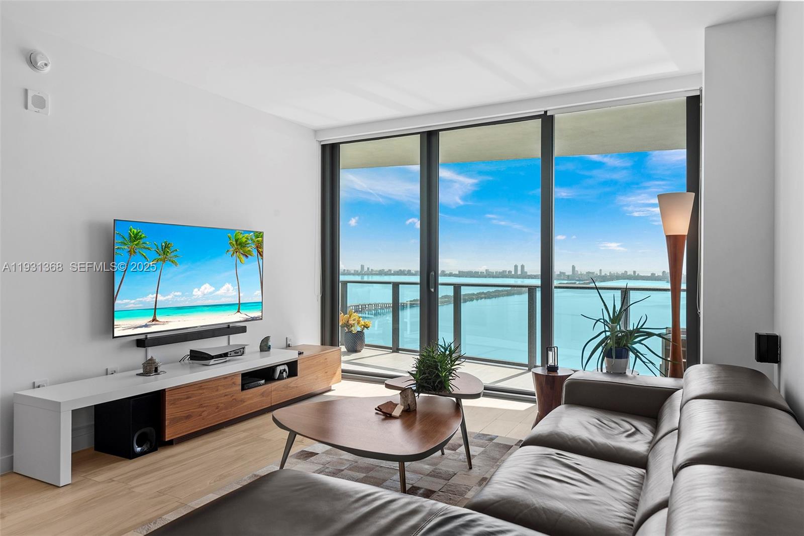 ICON BAY CONDO - Residential Lease
