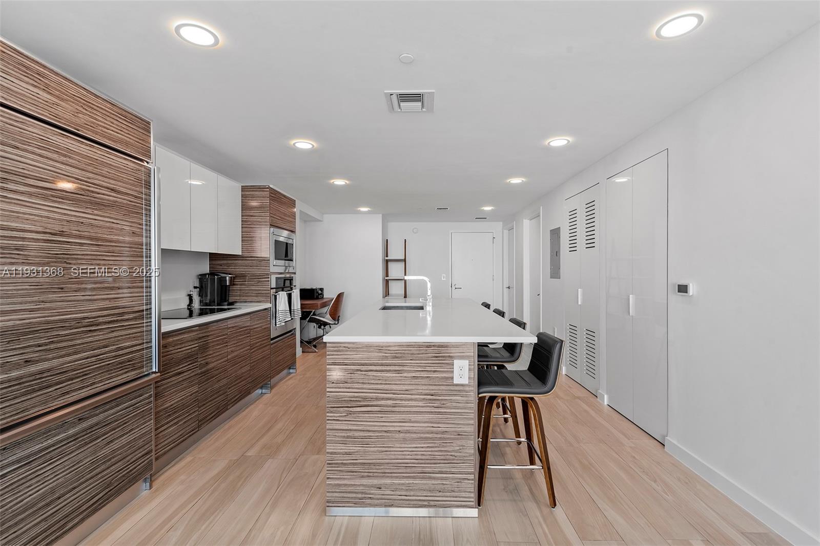 ICON BAY CONDO - Residential Lease