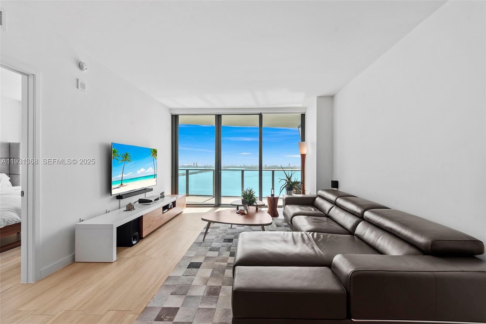 ICON BAY CONDO - Residential Lease