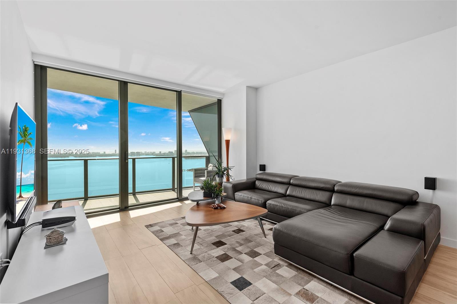 ICON BAY CONDO - Residential Lease