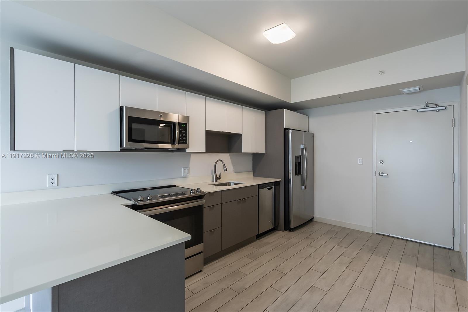 26 EDGEWATER CONDO - Residential Lease