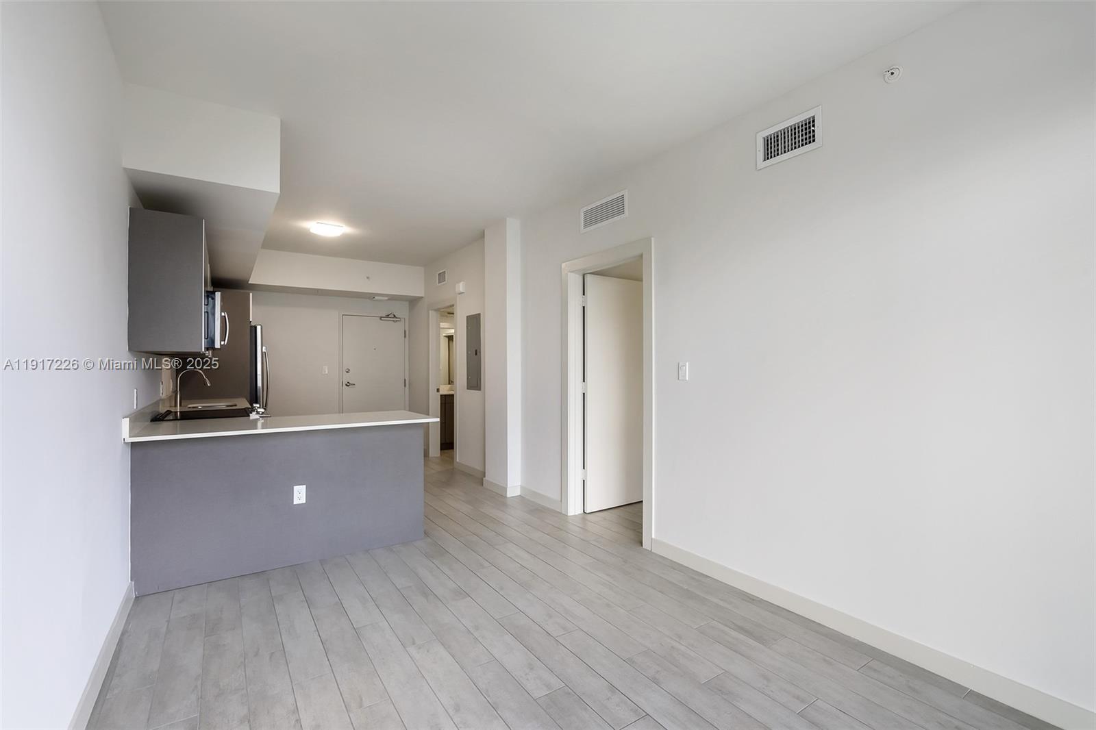 26 EDGEWATER CONDO - Residential Lease