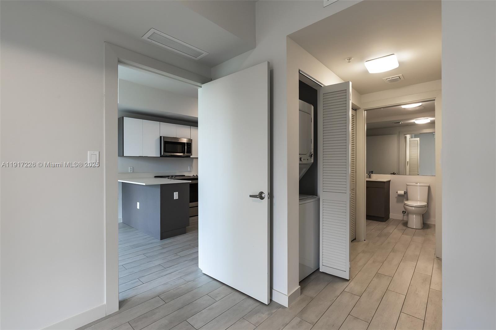 26 EDGEWATER CONDO - Residential Lease