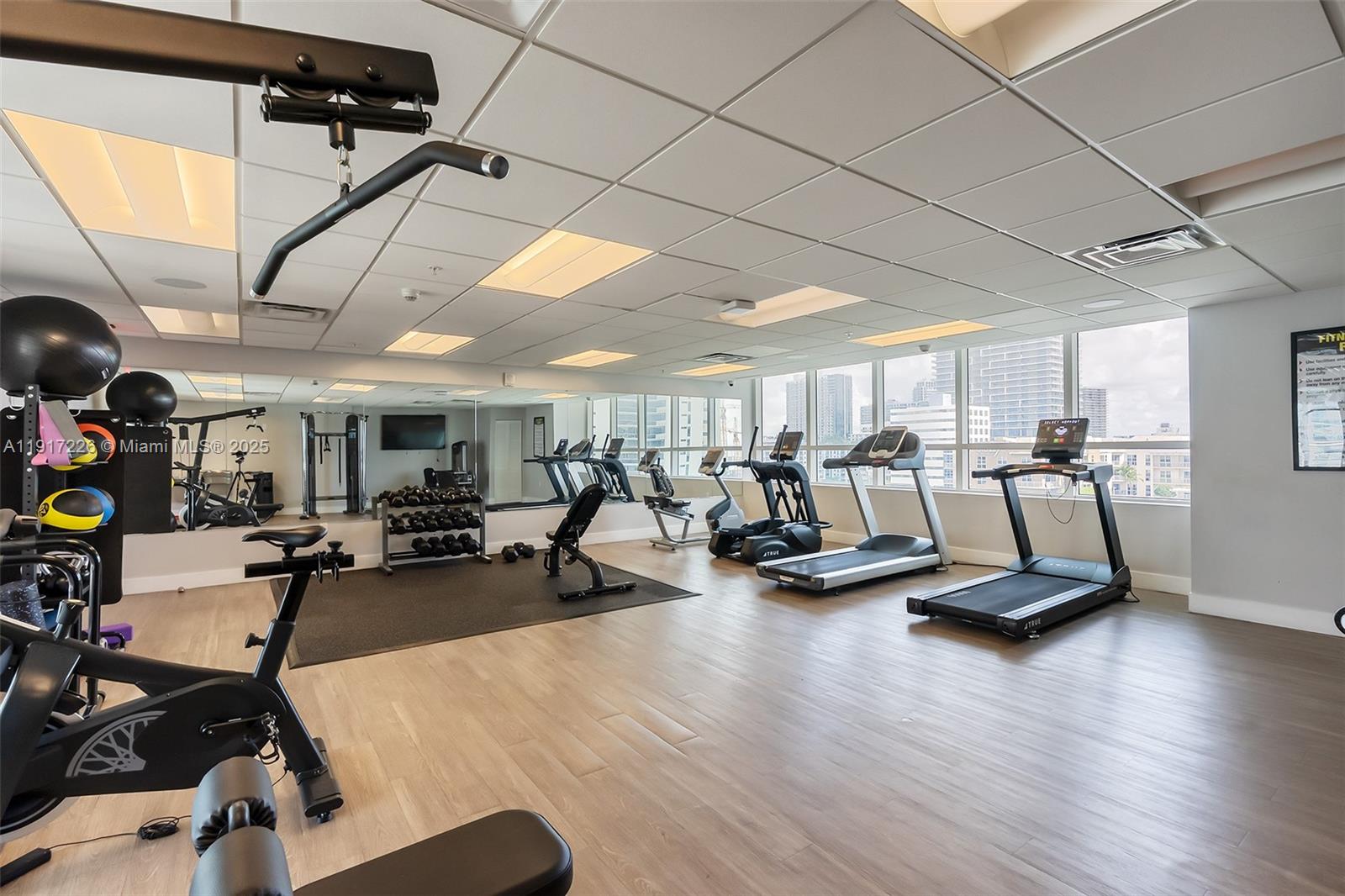 26 EDGEWATER CONDO - Residential Lease