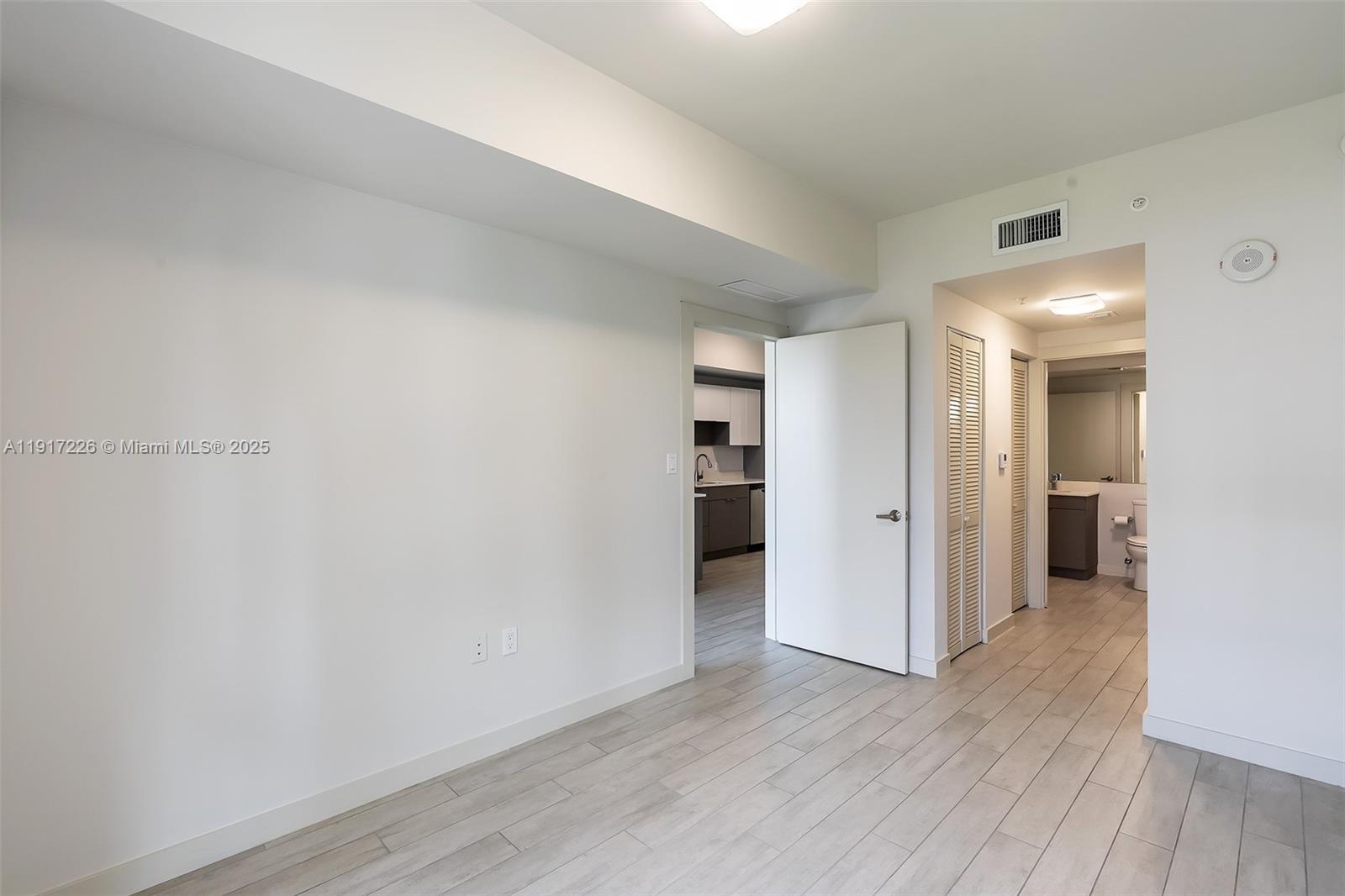 26 EDGEWATER CONDO - Residential Lease