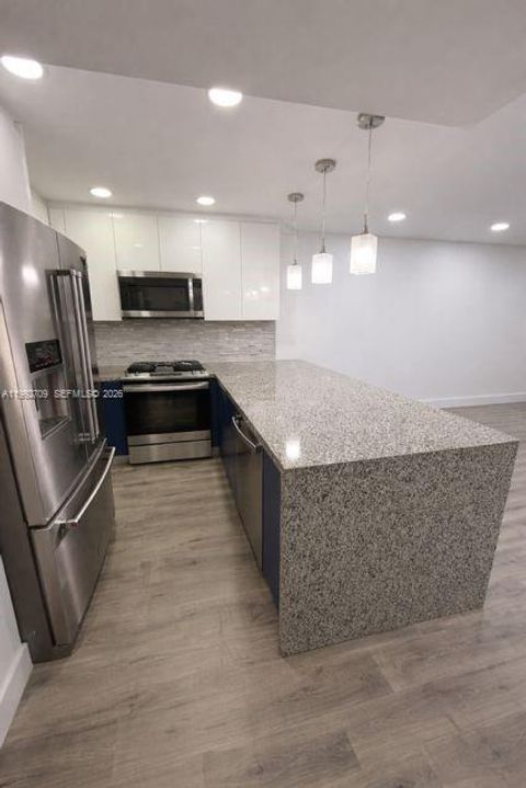 1555 W 44th Pl 247 Hialeah FL 33012